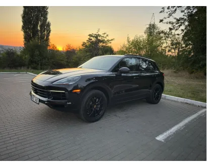 Chirie Porsche Cayenne E-Hybrid (2019)