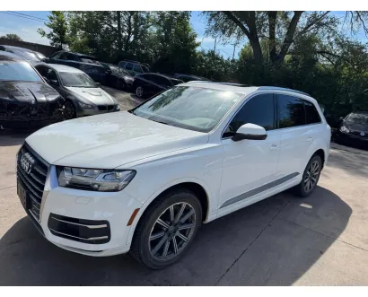Chirie Audi Q7 (2022)