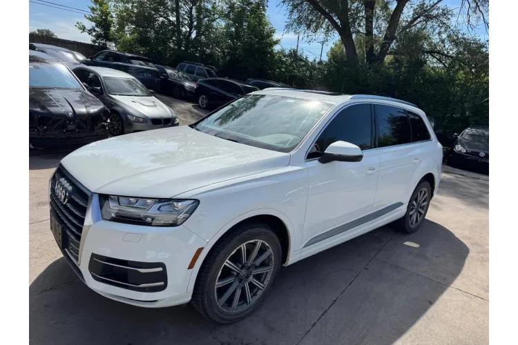 Audi Q7 (2022) Audi Q7 (2022)