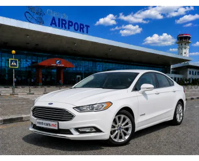 Chirie Ford Fusion Hybrid (2018)